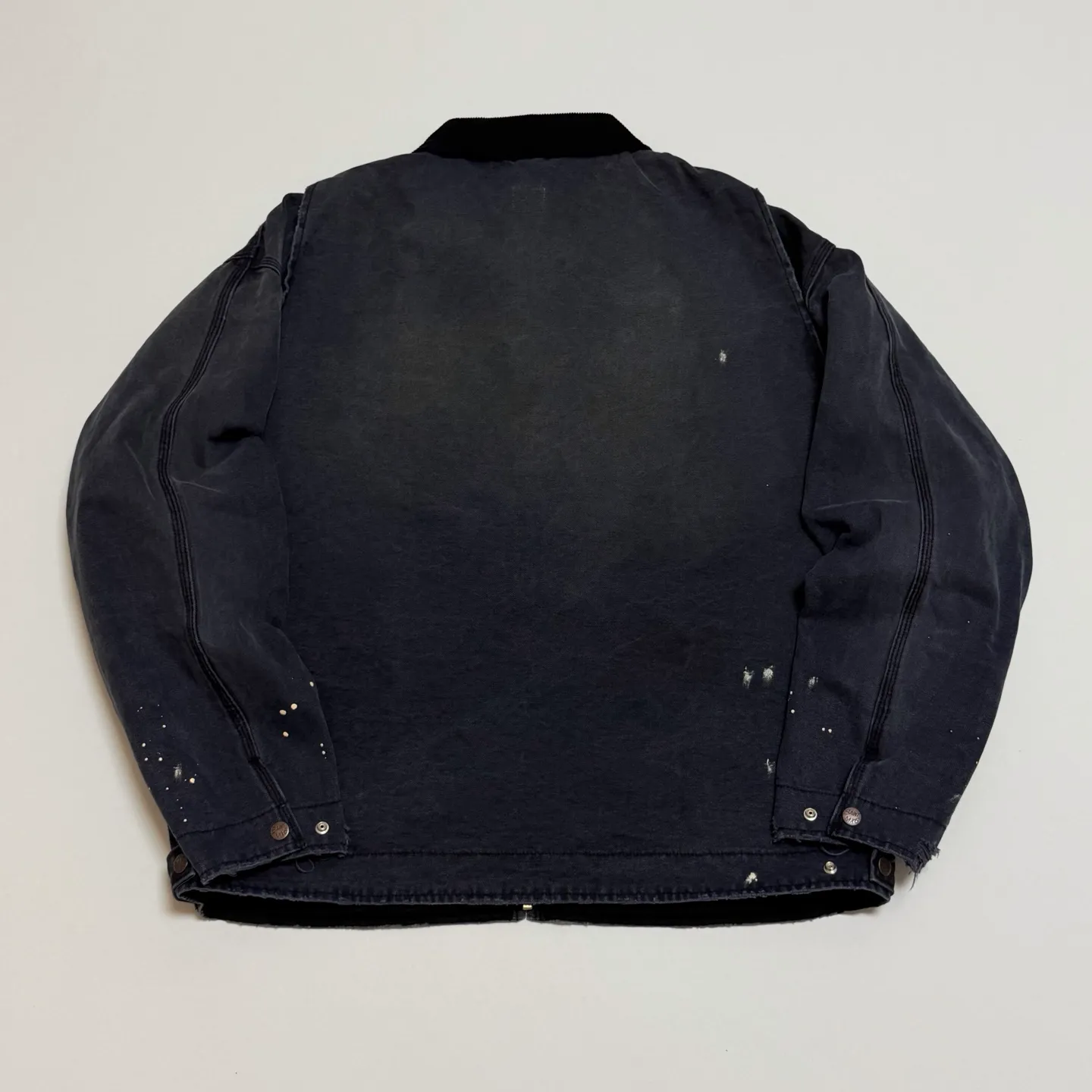 SAINT Mxxxxxx DETROIT JACKET/DRUG/BLK Detroit Workwear Washed and Distressed Jacket Washed Black S-XL A super heavy-duty Detroit jacket. It took more than 3 months to develop. All details. No detail. Complete reproduction and restoration. Customized washed and faded Assute canvas fabric. Rewashed the watermark to make the bones irregular and white. MX6 LOGO buttons, molded custom placket with LOGO zipper, no special shape zipper on chest